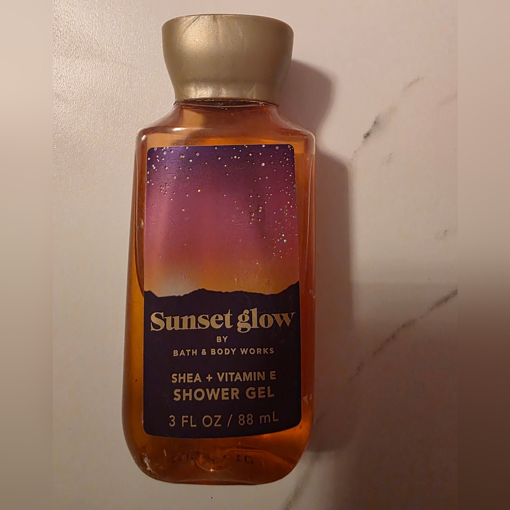 Bath & Body Works Sunset Glow Shea + Vitamin E Shower Gel - Purple/Gold